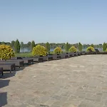 Prestige Hotel 2*